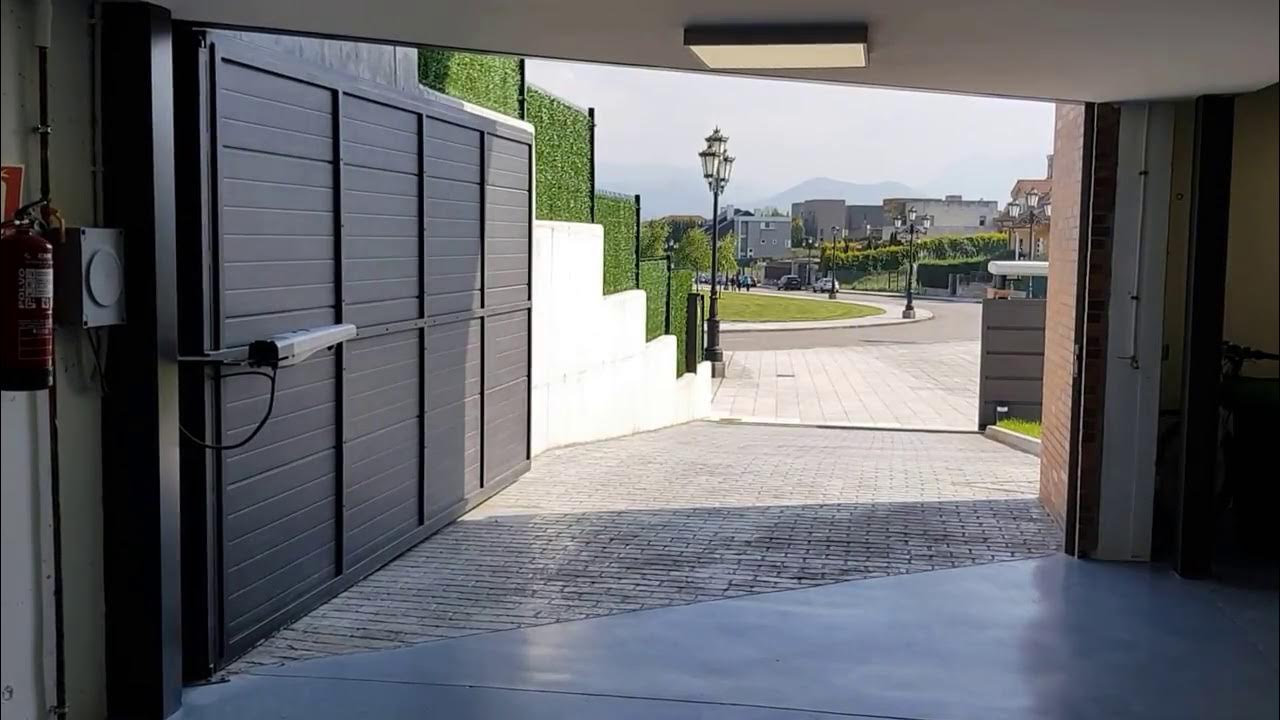 maxresdefault 4 - Reparación Mantenimiento Puertas Garaje Batientes Valencia