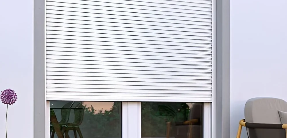 instalacion de persianas 1000x480 - Los pasos generales que suelen seguirse en el proceso de instalación de persianas en Valencia