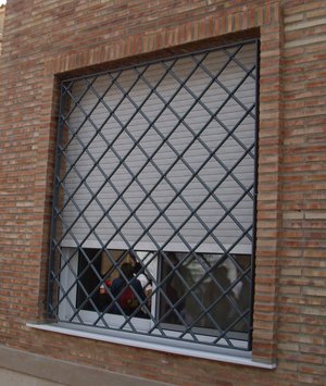 reja fija rombos 07 1 - Rejas Seguridad