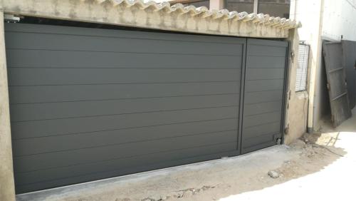 puerta corredera de aluminio reducida 11 - Reparación Mantenimiento Puertas Garaje Correderas Valencia