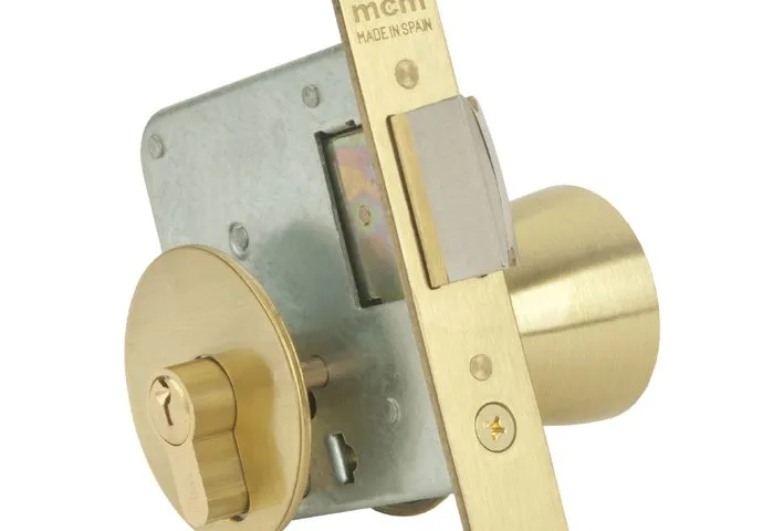 cerradura badalona 699x480 - Cerrajero Económico Valencia 24 Horas