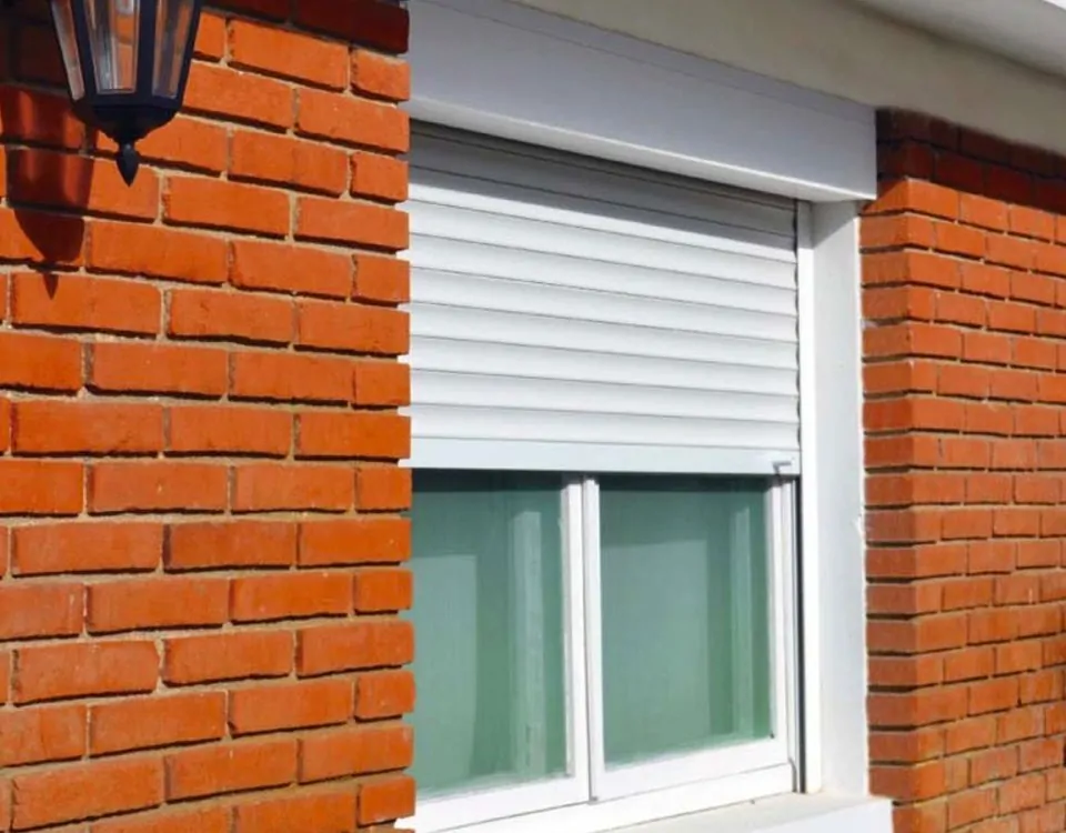 persianas exteriores persianas 960x750 - ¿Cual son materiales y herramientas instalación persianas en valencia?